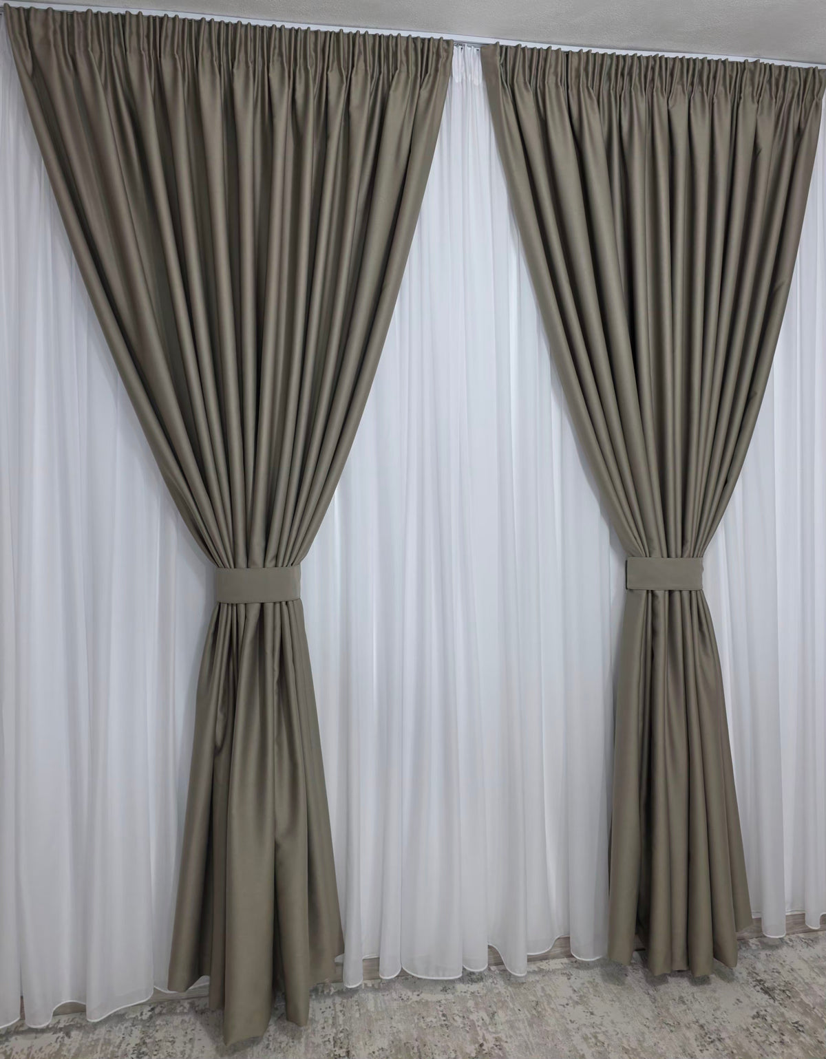 Colectia Hotel: Perdea Simpla Voal Alb si Draperii Cafea cu lapte blackout 98%