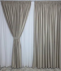 Draperie Simpla Catifea Grej Deschis – Combinatie Eleganta intre Crem si Gri – Blackout 70% – Ideala pentru Living si Dormitor – Confectionata pe Comanda Casablanca Magazin