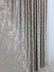 Set Monalisa Colectia Decortiva Grej: perdea premium voal alb simpla si draperie tip vopsea decorativa crem gri grej-Ideal pentru livinguri si dormitoare moderne-Confectionata pe comanda Casablanca Magazin