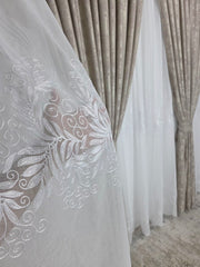 Perdea Gina- material plin ca textura tip in cu flori albe