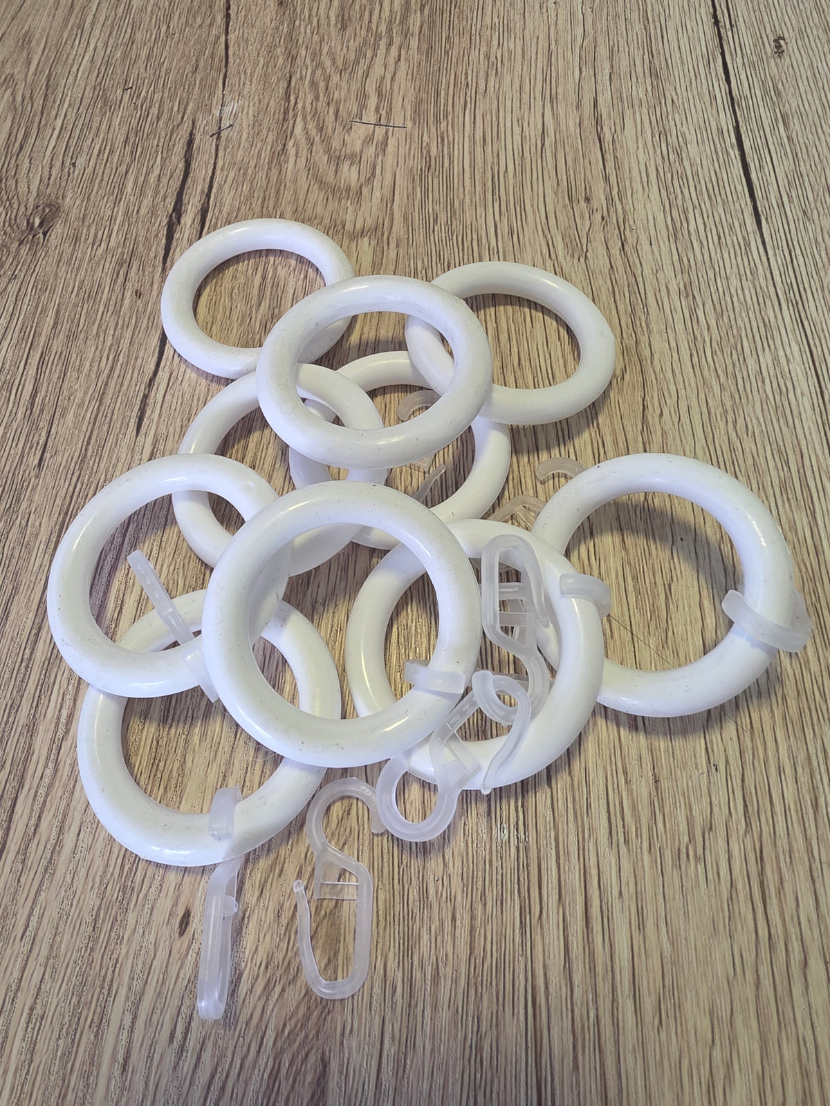 Inele plastic pentru galerie plus calareti 10 buc, culoare alba