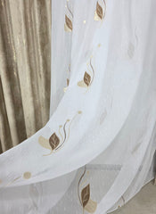 Set Teo: Perdea Sable cu Frunze Maro si Aspect de In si Draperie Catifea Milano Crem Auriu cu Insertii Aurii - Ideal pentru living si dormitor cu pat sau canapea crem ori bej, pereti albi si accente aurii - confectionat pe comanda Casablanca Magazin