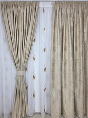 Set Teo: Perdea Sable Alba cu Frunze Maro si Draperie Catifea Auriu cu Insertii Aurii