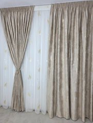 SET EMI: PERDEA SABLE CU FRUNZE CREM SI DRAPERIE CATIFEA AURIU CU INSERTII AURII