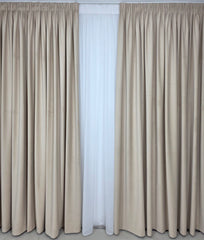 Draperie Amsterdam Catifea Premium Crem Vanilie Latte Blackout 80%, Gramaj Mai Mare Decat Catifeaua Clasica si Cadere Grea - Ideala pentru living si dormitor cu pat sau canapea crem, pereti albi si mobilier crem sau lemn natur - confectionata pe comanda