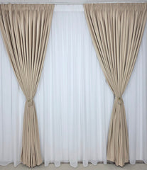 Draperie Amsterdam Catifea Premium Crem Vanilie Latte Blackout 80%, Gramaj Mai Mare Decat Catifeaua Clasica si Cadere Grea - Ideala pentru living si dormitor cu pat sau canapea crem, pereti albi si mobilier crem sau lemn natur - confectionata pe comanda