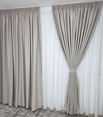 SET DALIANA: PERDEA DIN MATASE ALB IMACULAT NESIFONABILA SI DRAPERIE IVOIRE BLACKOUT - IDEAL PENTRU LIVINGURI SI DORMITOARE LUMINOASE