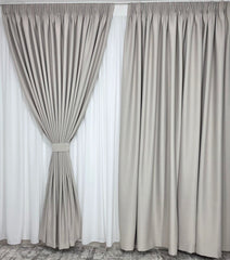 SET ALEXIA: PERDEA TIP MATASE CU ASPECT DE IN SI DRAPERIE IVOIRE BLACKOUT -  IDEAL PENTRU LIVINGURI SI DORMITOARE MODERNE