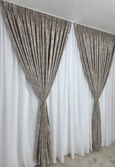 Set Anastasia: Perdea Julia Alba Tip Matase Moale cu Cadere Grea si Draperie Grej Crem-Gri Tip Vopsea Decorativa, Usoara cu Textura Plina - Ideal pentru living si dormitor cu pat sau canapea crem ori bej si pereti albi - confectionat pe comanda