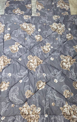 Pilota gri inchis model floral 180x220cm cu cearșaf și 2 fete de perna dreptunghiulare Cod:D30