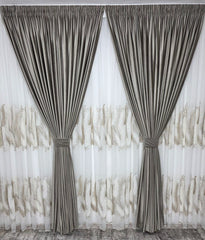 Ideal pentru living si dormitor cu pat sau canapea crem ori gri si pereti albi - Set Luiza: Perdea Bamboo cu Model Pene si Doua Borduri Crem Capucino si Draperie Catifea Crem-Gri (Grej) Tip Velura - confectionat pe comanda