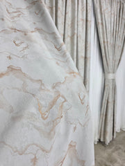 Ideala pentru living si dormitor cu pat sau canapea crem ori ivoire, pereti albi - Draperie Lisabona din Catifea Ivoire - confectionata pe comanda