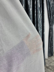 Perdea Alba cu Textura de In Natural, Foarte Moale si Catifelata la Atingere, Material Premium cu Aspect Elegant – Potrivita cu Pat sau Canapea Gri, Crem, Bej ori Maro, Pereti Albi si Mobilier Alb, Crem sau Maro – Confectionata pe Comanda