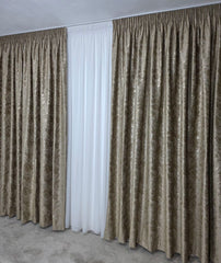 Draperie Spania din Catifea Crem-Auriu cu Insertii Aurii – Ideala pentru Living si Dormitor, Pat sau Canapea Crem, Bej, Alb, Maro ori Gri, Pereti Albi si Mobilier Alb, Crem sau Maro – Confectionata pe Comanda