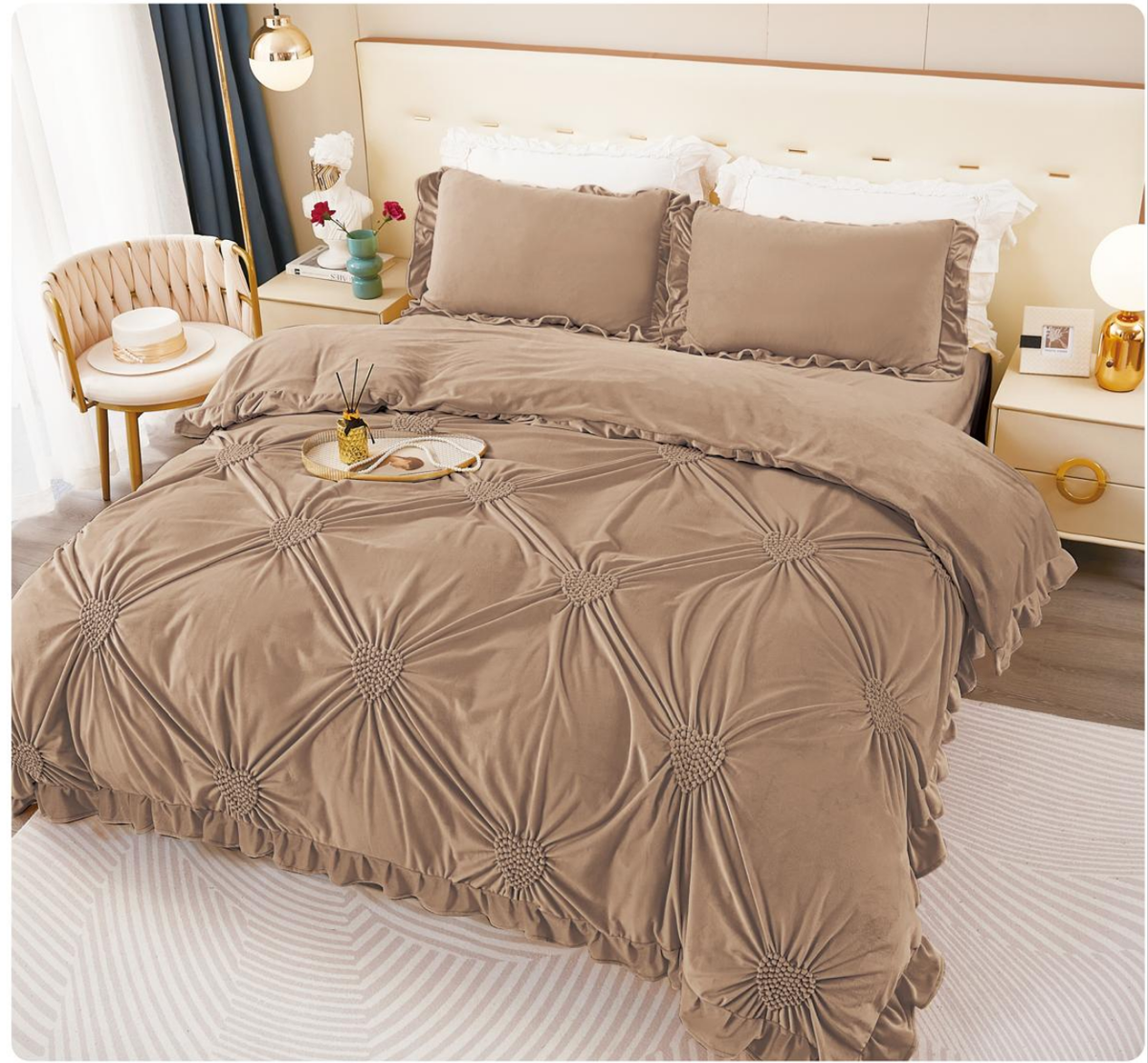 Lenjerie Capucino de Pat Dublu Luxury din Catifea cu Pliuri Brodate,Cod: SJT-A-6