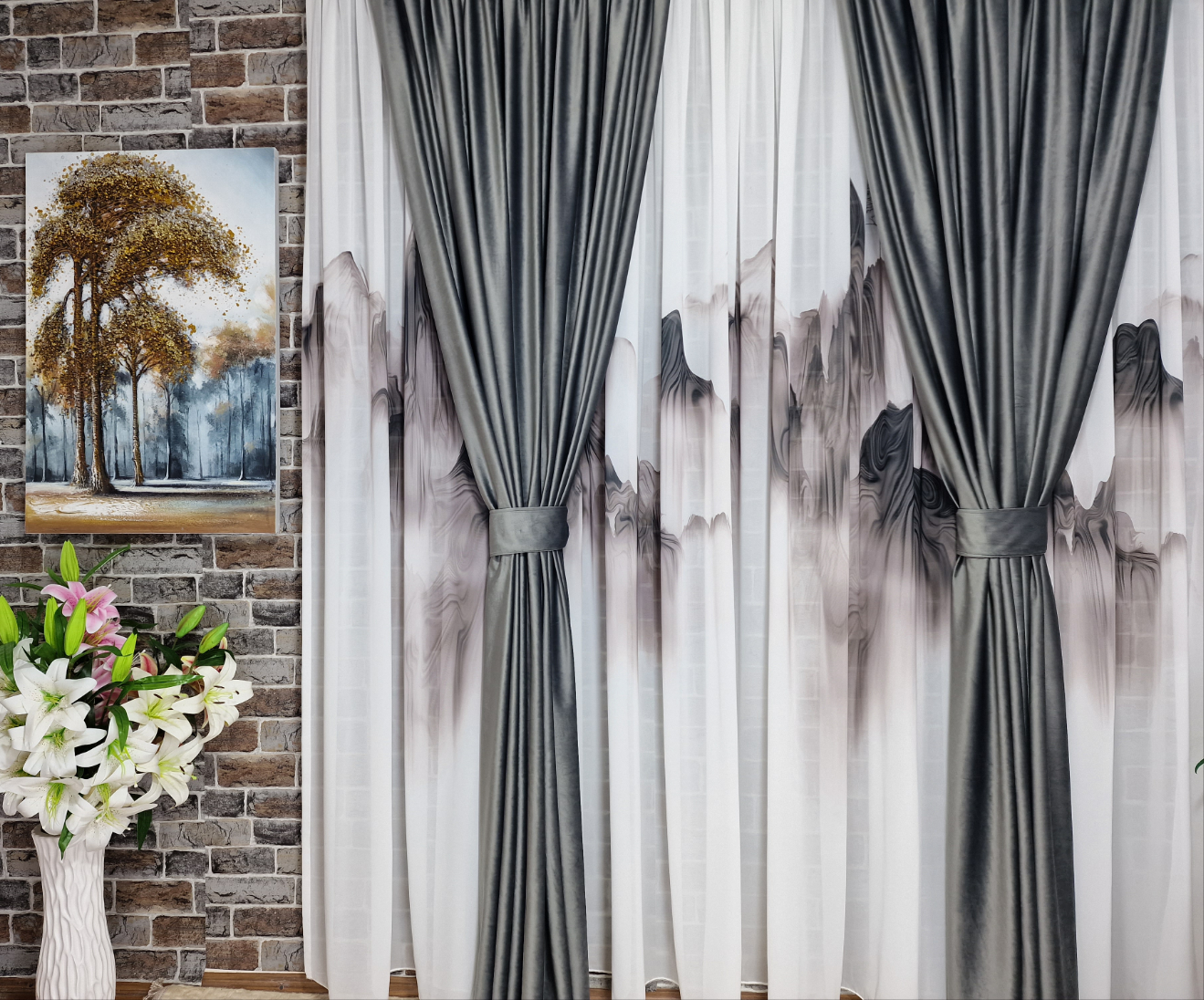 Set perdea matase model muntii si draperie gri din catifea - CASABLANCA Set perdea matase model muntii si draperie gri din catifea Casa Blanca Curtains & Drapes 535.00 CASABLANCA  CASABLANCA