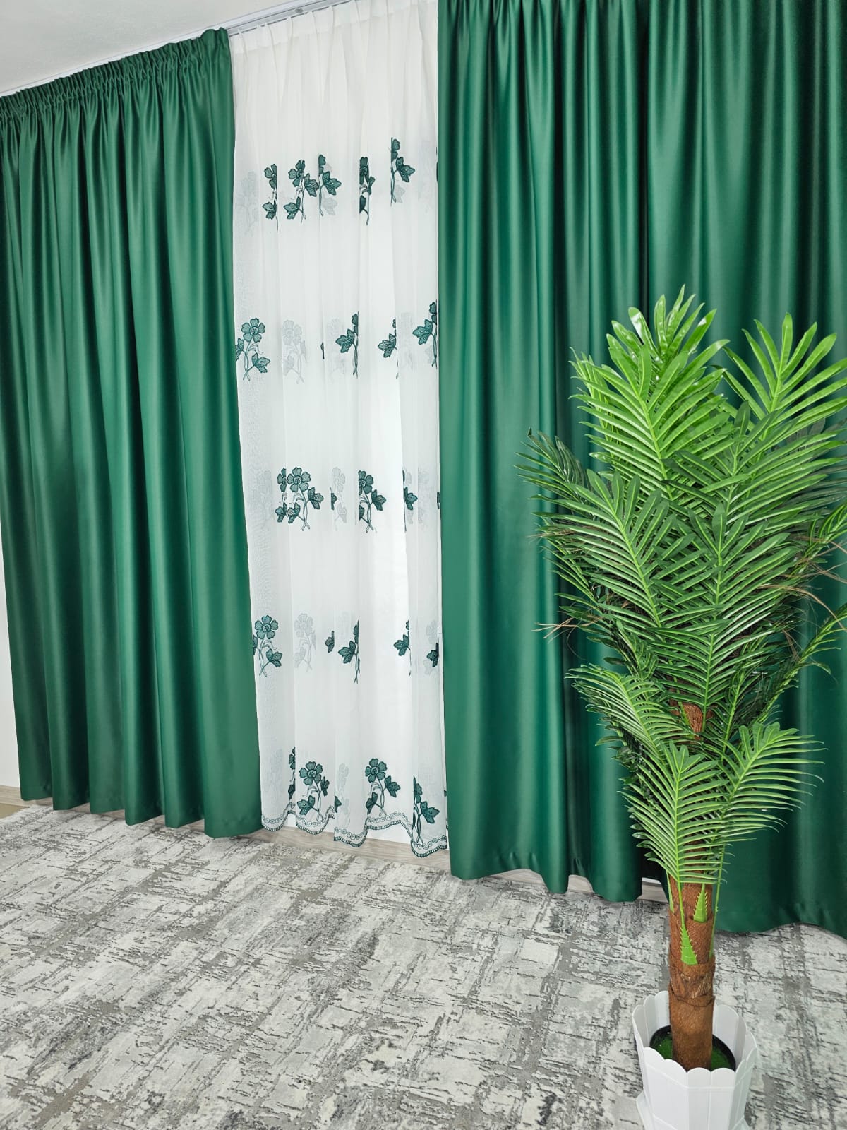 Set perdea din in cu draperie blackout verde smarald model Julieta