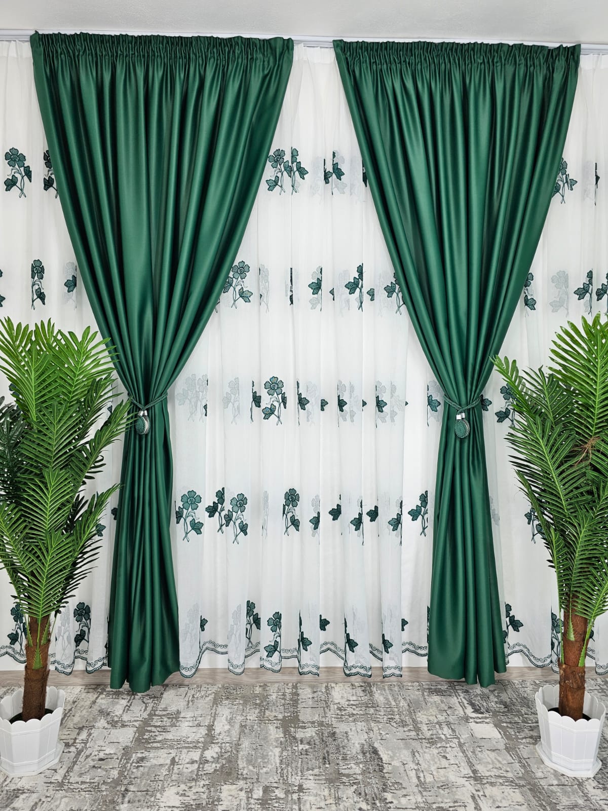 Set perdea din in cu draperie blackout verde smarald model Julieta