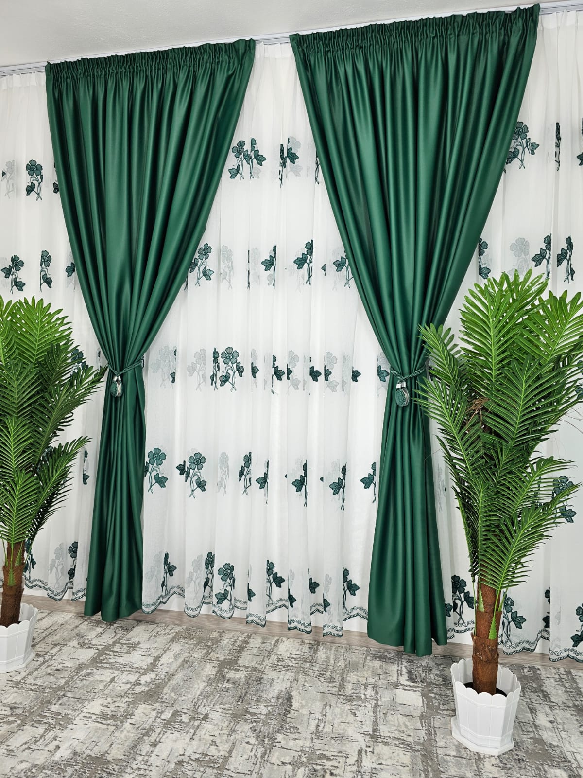 Set perdea din in cu draperie blackout verde smarald model Julieta