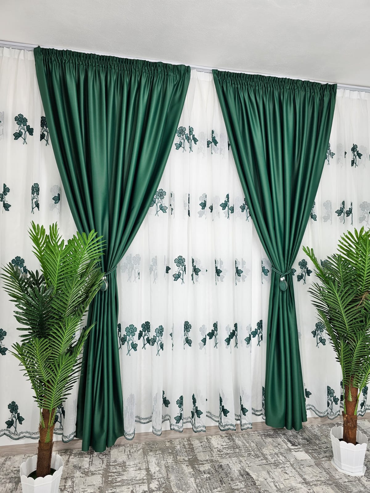 Set perdea din in cu draperie blackout verde smarald model Julieta