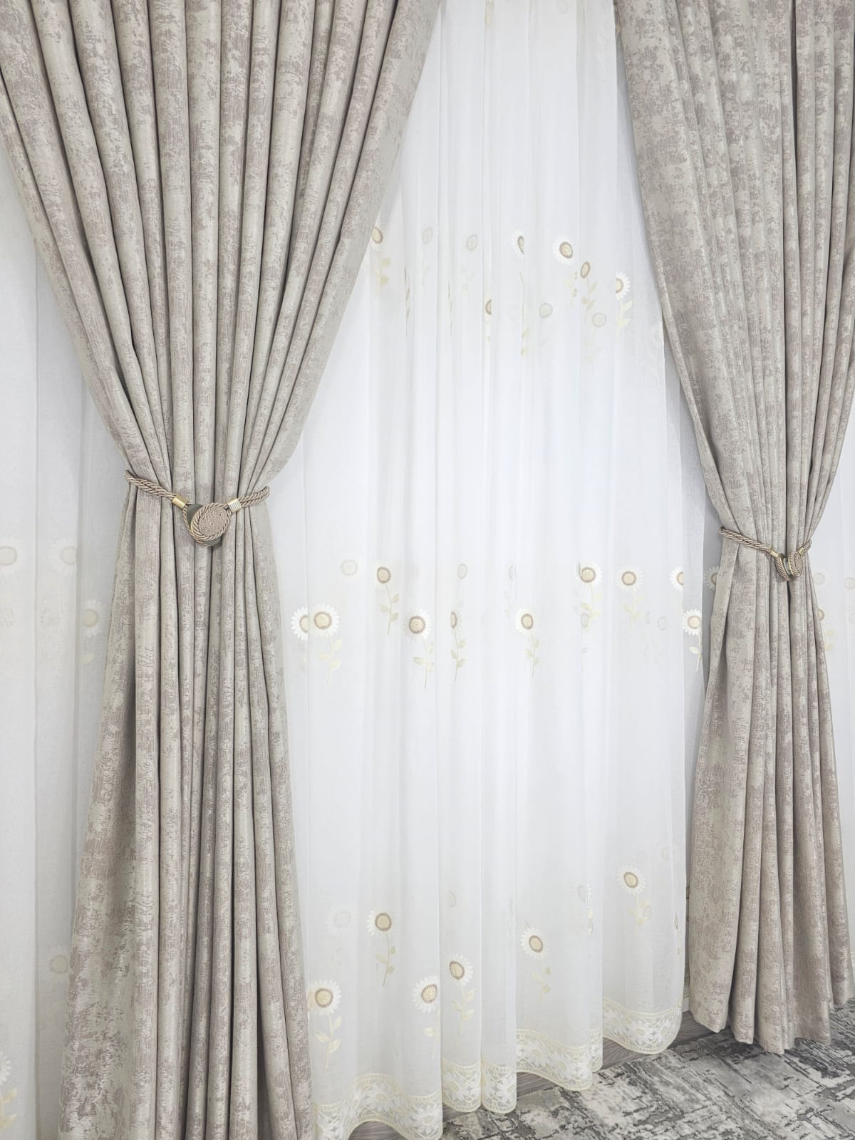 Set perdea din in si draperie decorativa bej model Ambra