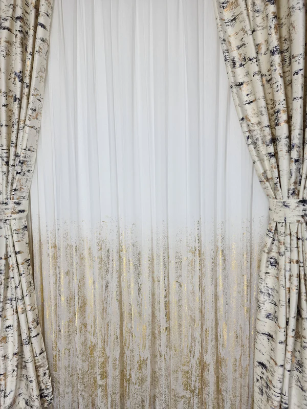 Set Splendid: perdea bamboo cu insertii aurii si draperie blackout 80% bej plina de insertii aurii