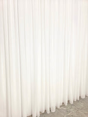 Perdea nesifonabila simpla din jorjet ivoire(culoarea untului), material plin ca textura