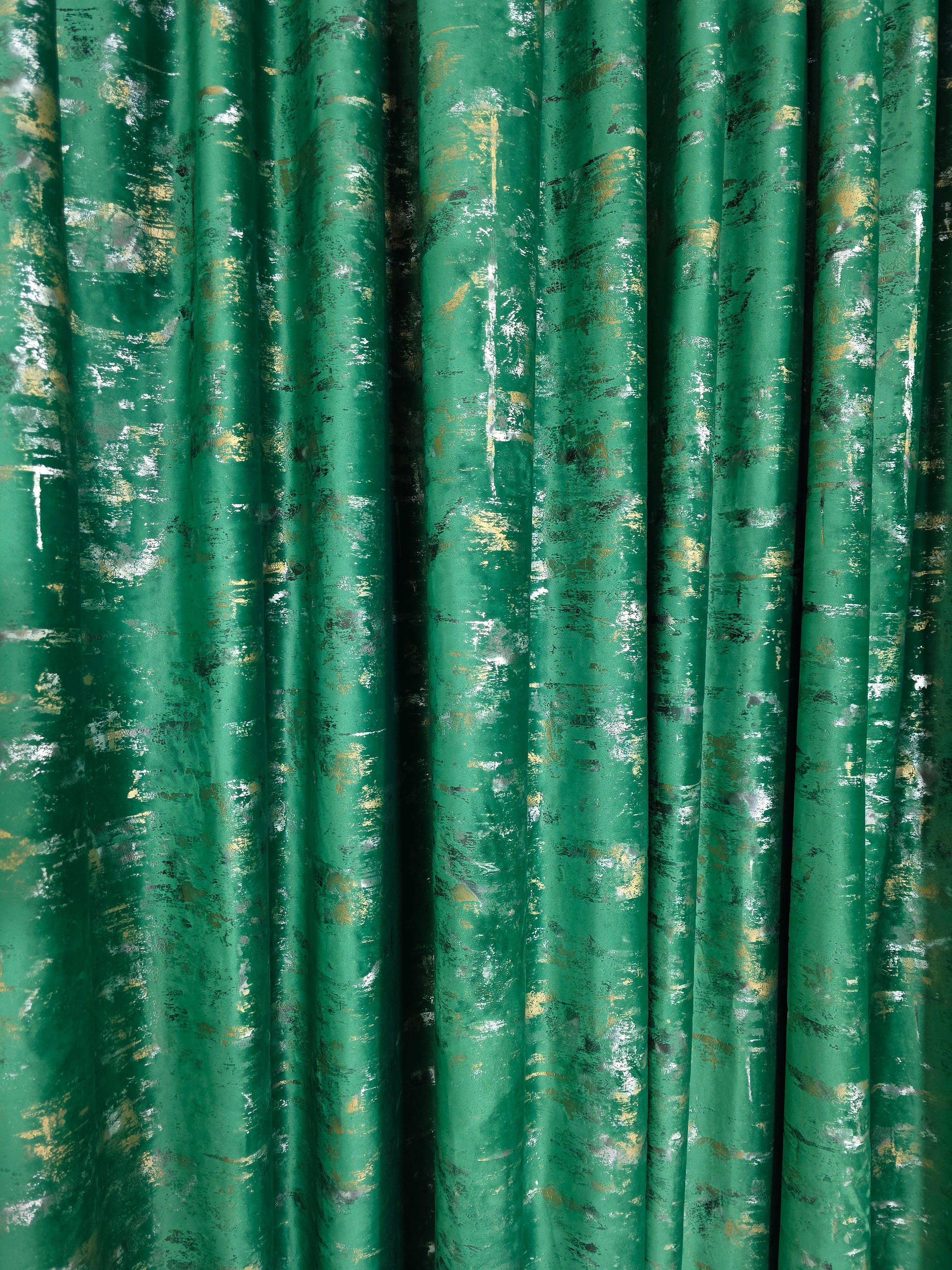 Colectia Elegance: Perdea Voal Premium Si Draperie Catifea Verde Smarald Cu Insertii model Golden