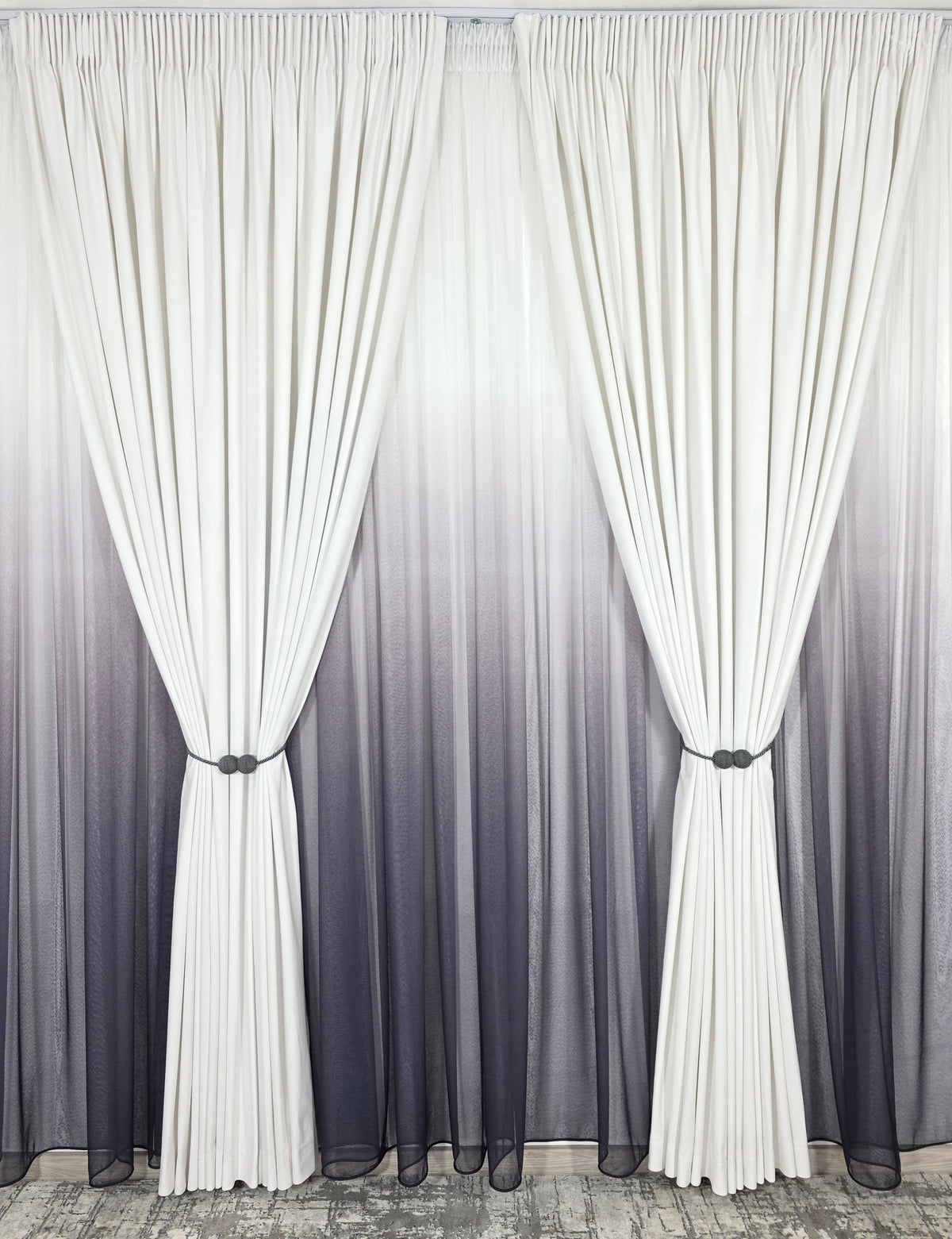 Set Luna: perdea bamboo degrade gri mov si draperie catifea alba