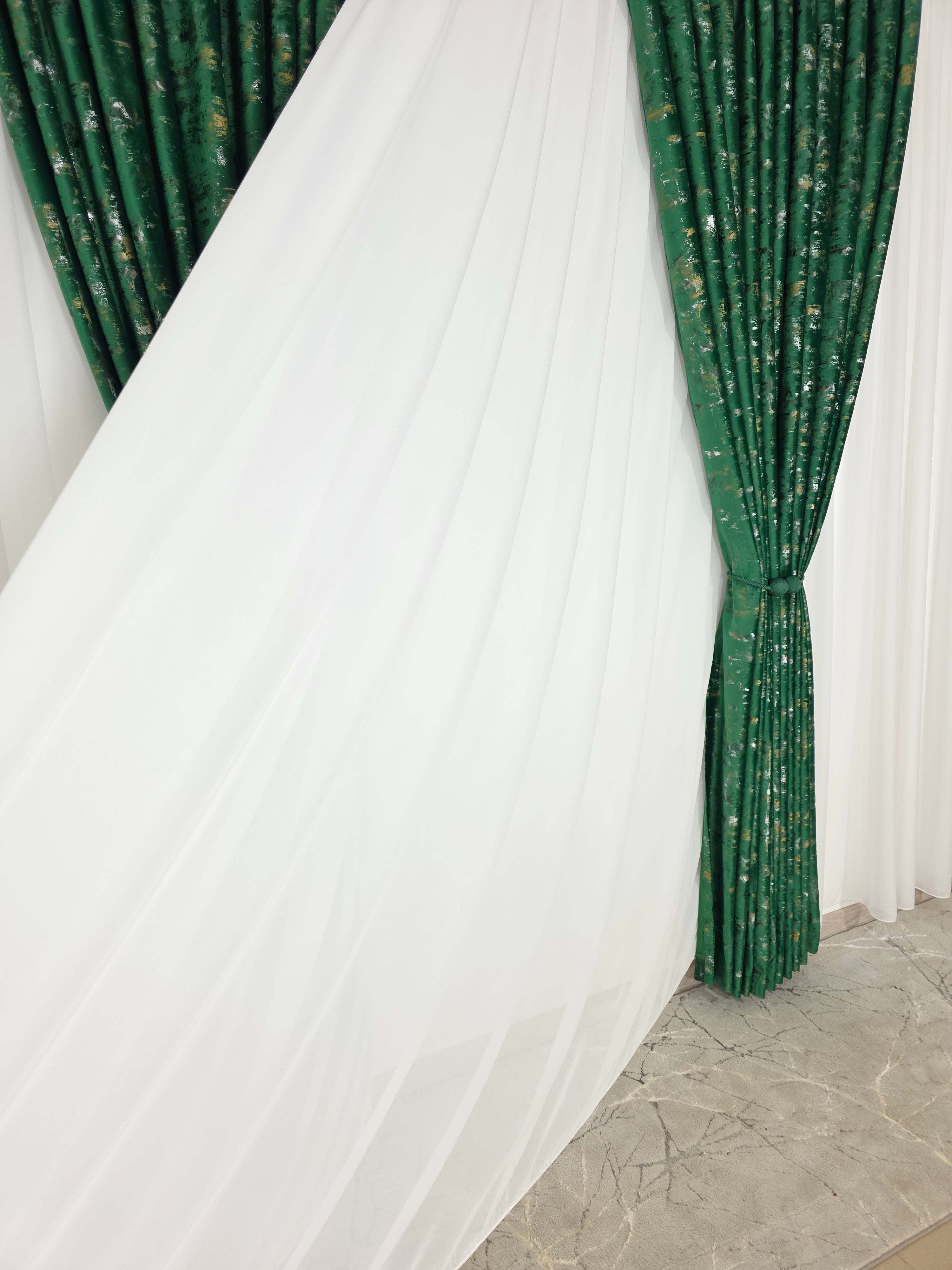 Colectia Elegance: Perdea Voal Premium Si Draperie Catifea Verde Smarald Cu Insertii model Golden