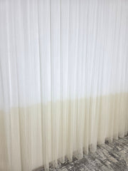 Set Dove: perdea in doua culori alb-crem tip borangic si draperie catifea alba
