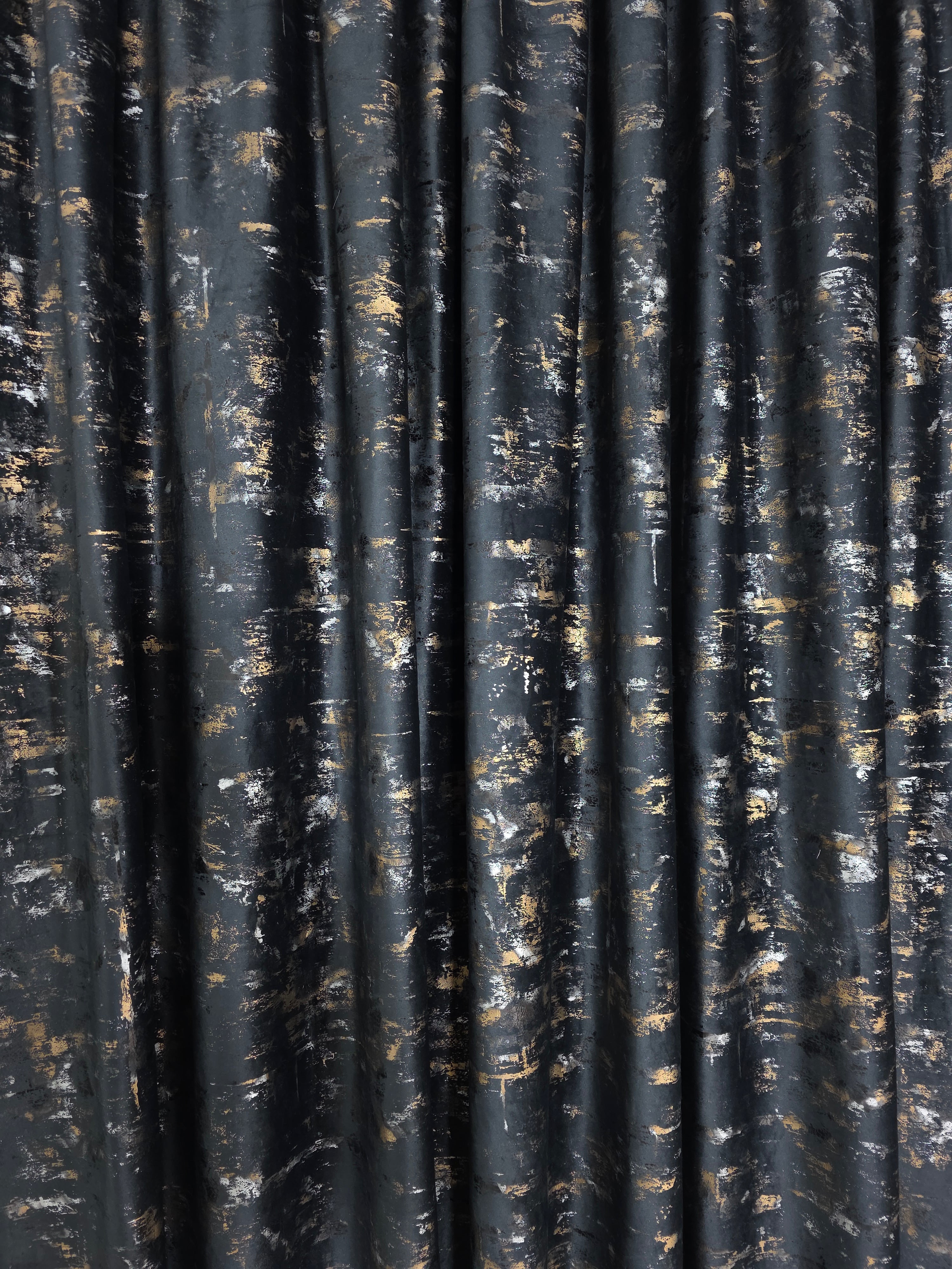 Colectia Elegance: Perdea Voal Premium Si Draperie Catifea Neagra Cu Insertii model Golden