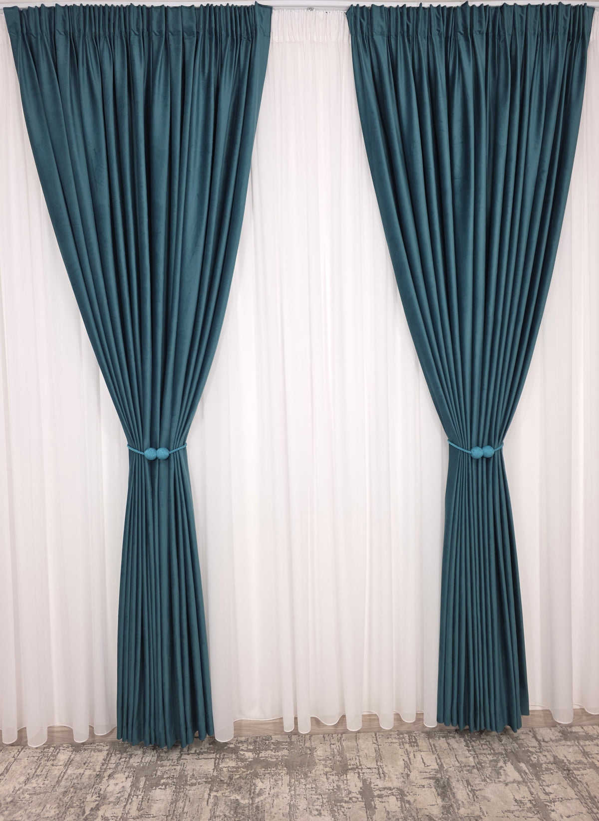 Set Amalfi: Perdea Voal Premium Si Draperie Catifea Verde-Turcoaz