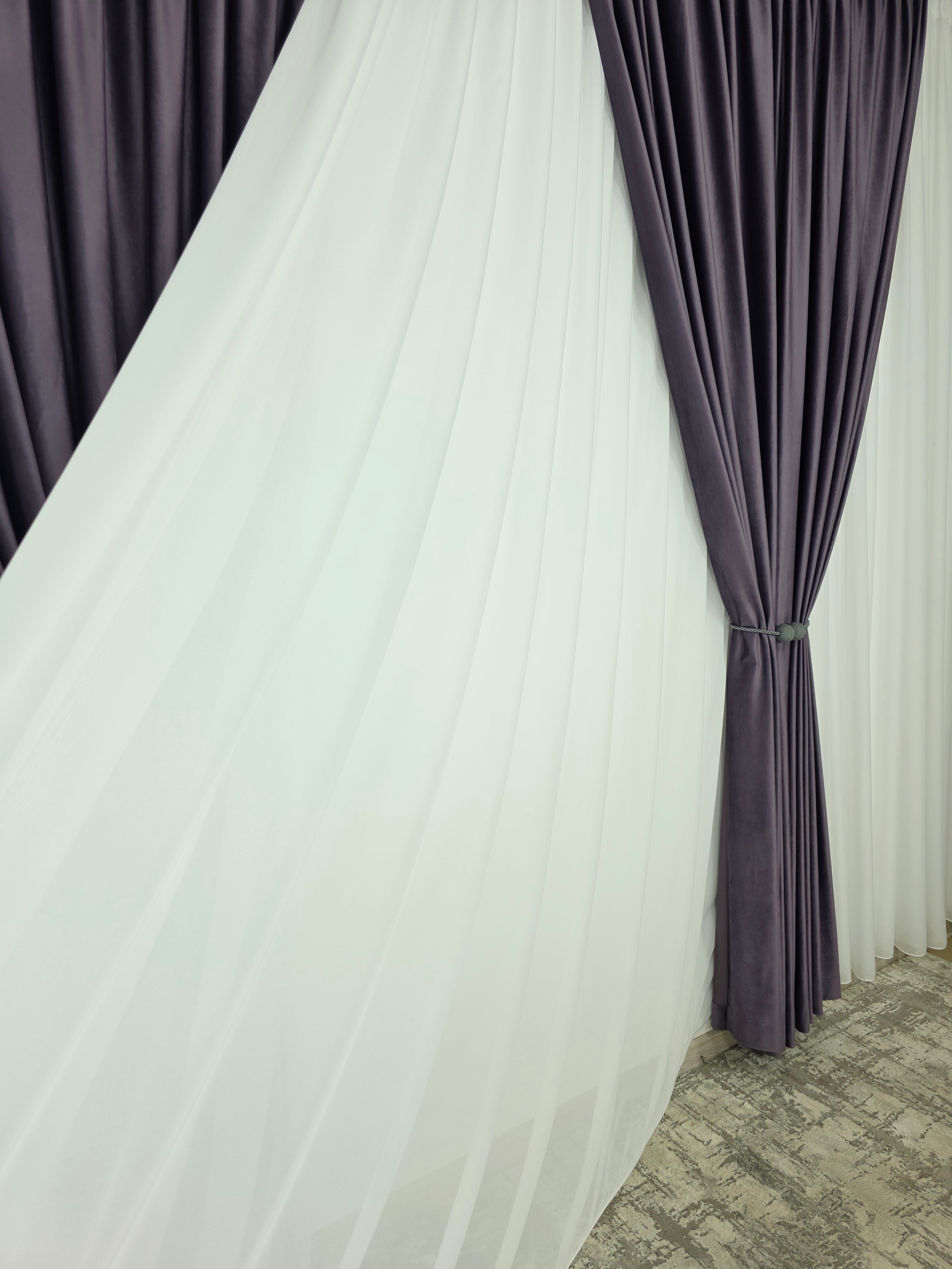 Set Barni: Perdea Voal Alb Premium Si Draperie Catifea Mov
