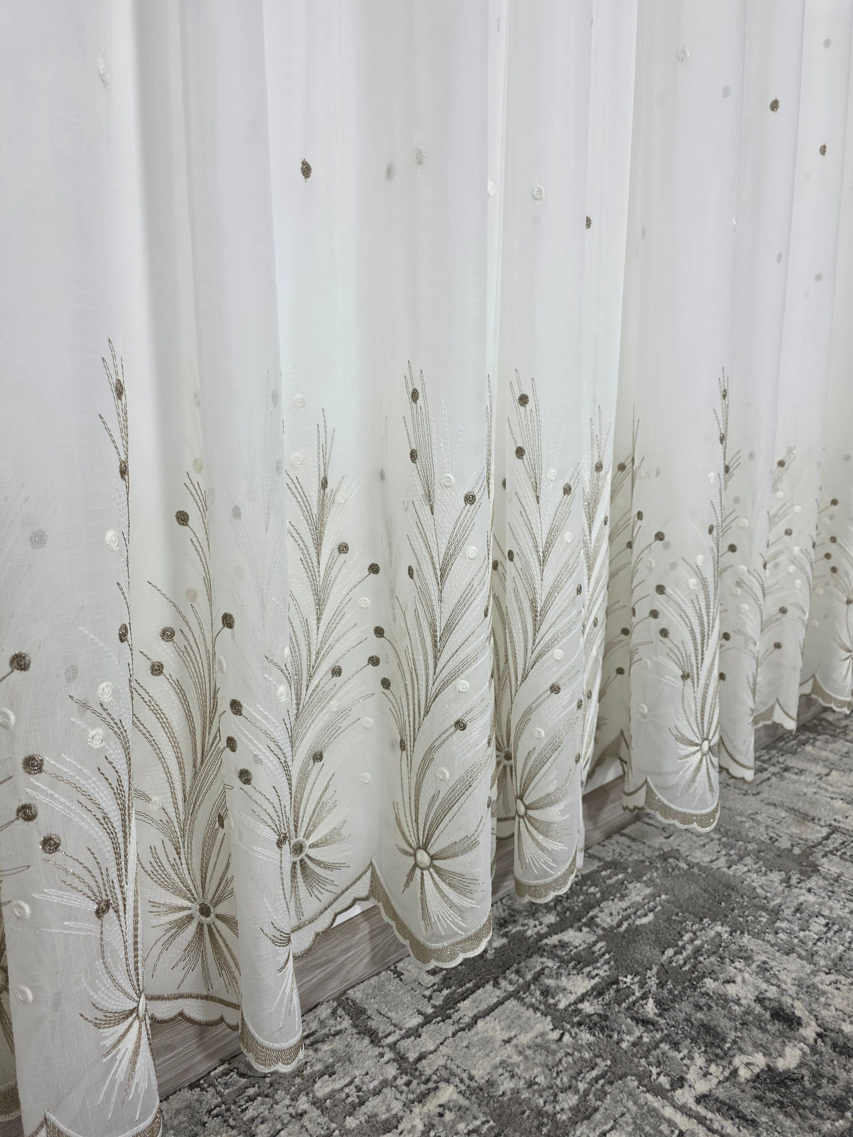 Set Gabriela: perdea ivoire in cristal cu broderie bej si draperie catifea bej inchis