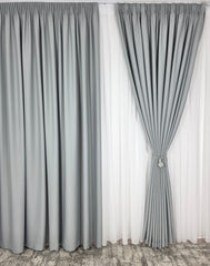 Colectia Blackout: Perdea Matase Alba Si Draperie Gri Deschis Blackout 80%