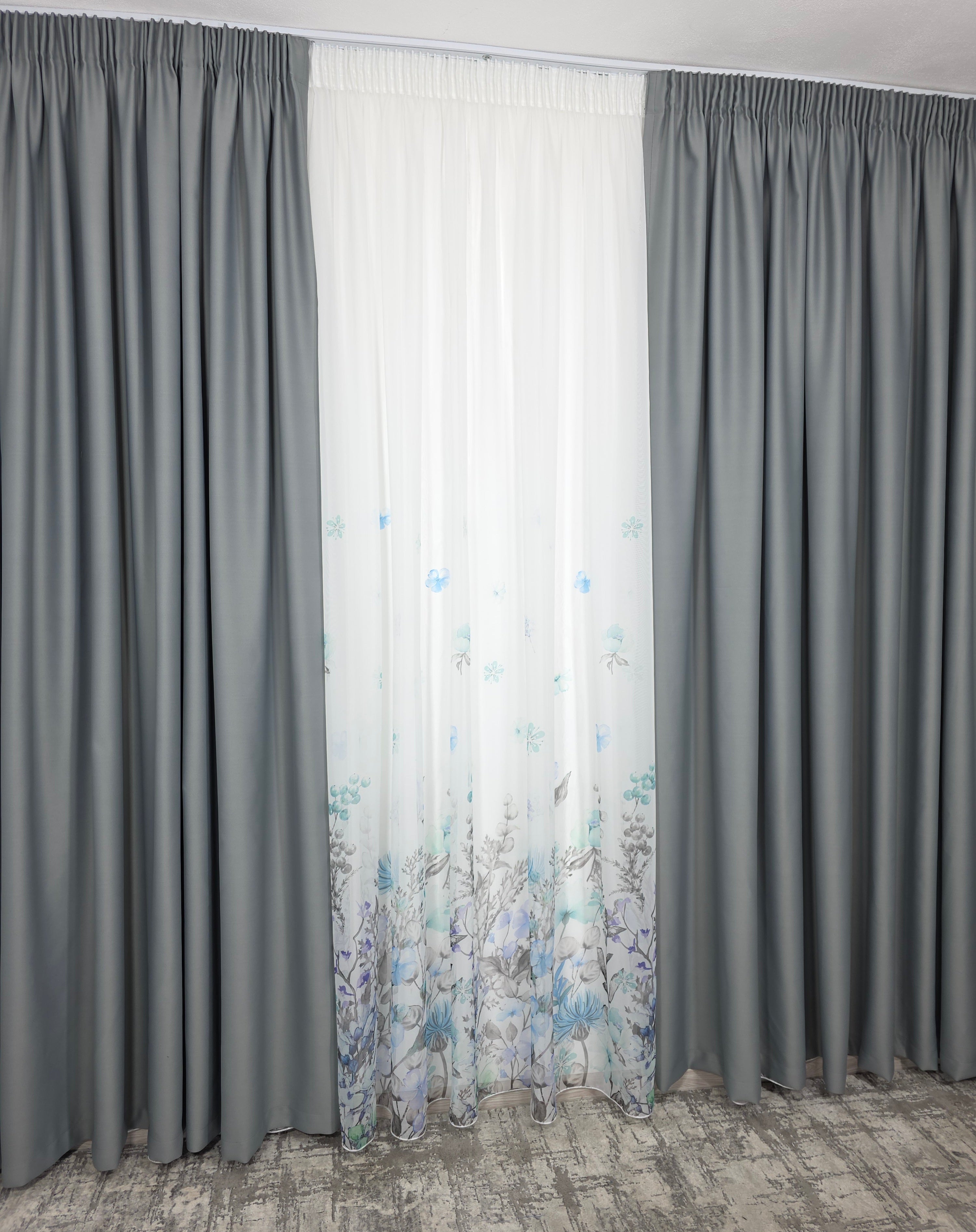 Set Argint Nordic: Perdea Din Voal Cu Model Floral Si Draperie Gri Blackout 90%