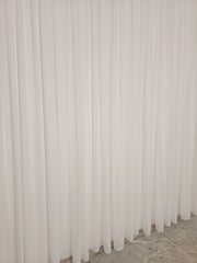 Jorjet Ivoire din material plin ca textura, moale si placut la atingere