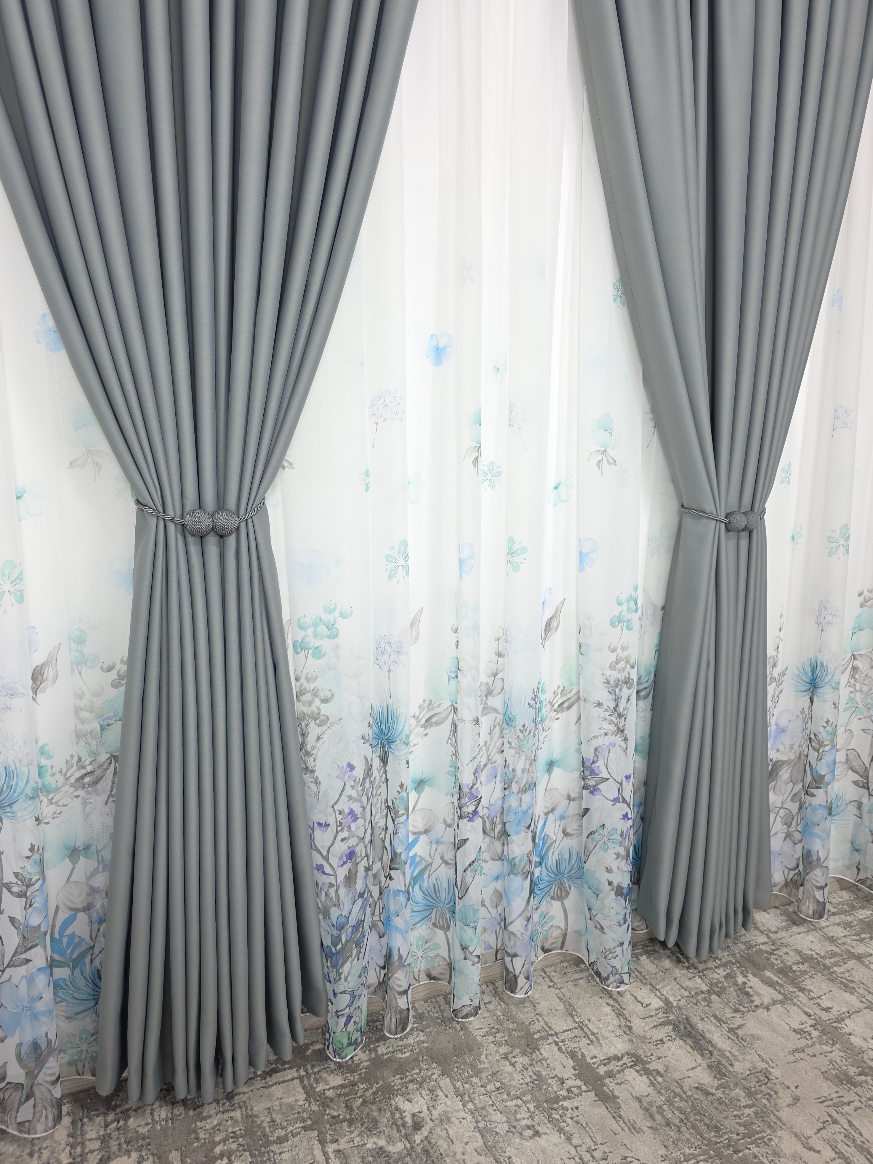 Set Argint Nordic: Perdea Din Voal Cu Model Floral Si Draperie Gri Blackout 90%