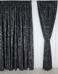 Draperie Mayon catifea neagra cu insertii aurii