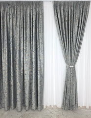 Draperie catifea gri deschis cu insertii aurii