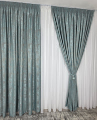 Colectia Decorativa: Perdea Alba Simpla si Draperie Tip Vopsea-Turcoaz Deschis