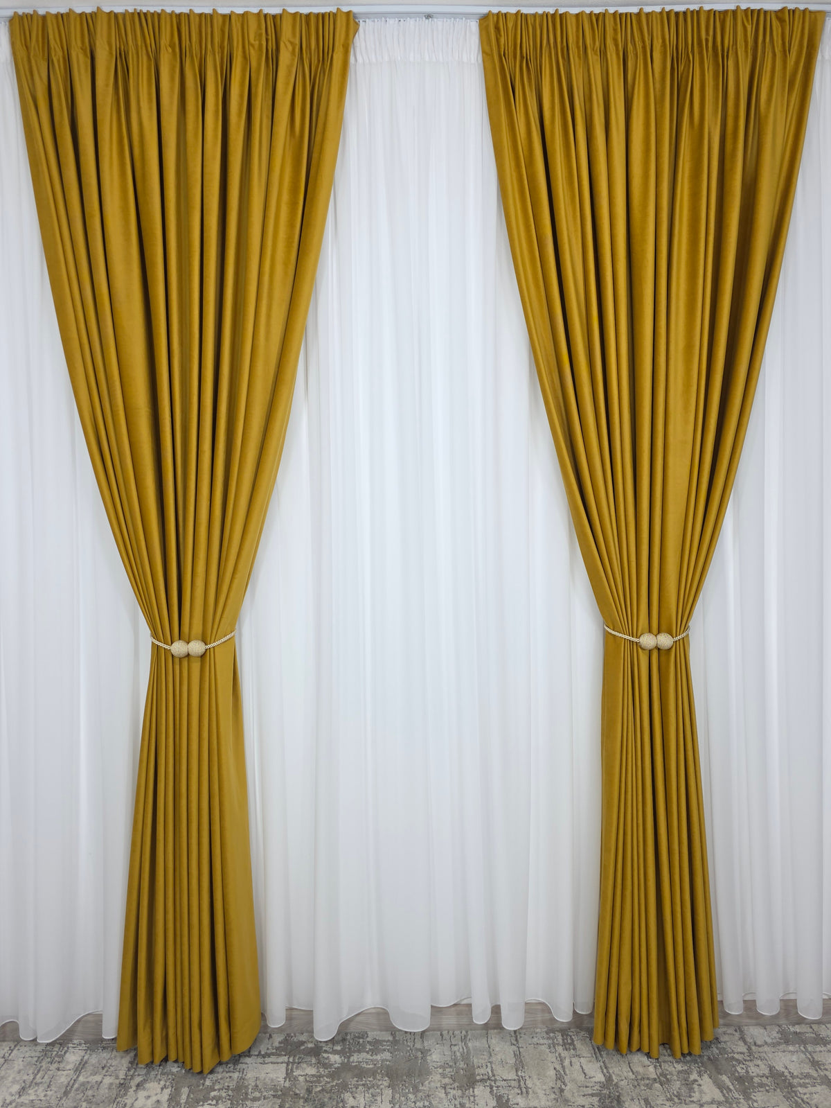 Set Ligia: Perdea Voal Premium Si Draperie Catifea Galben Mustar