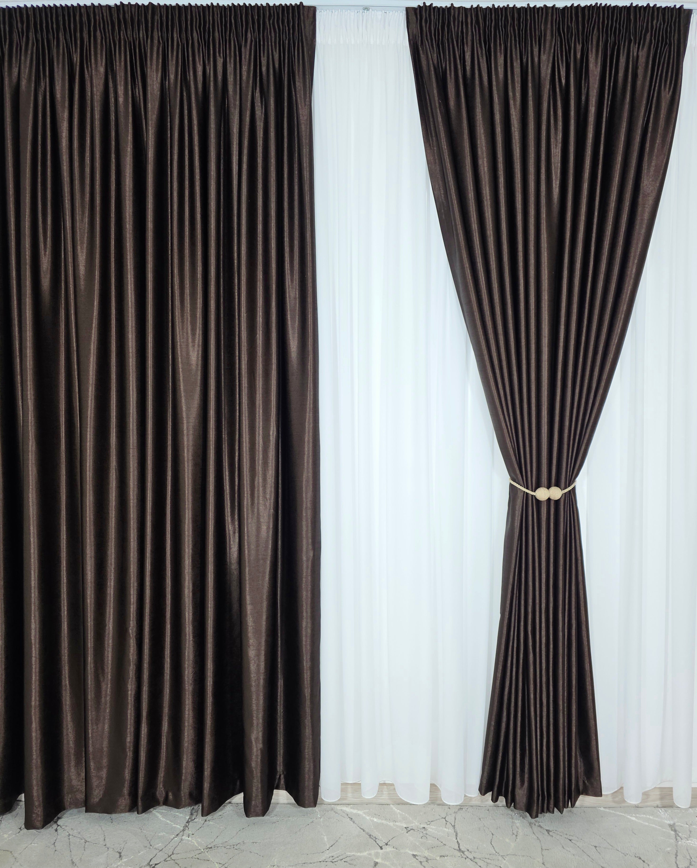Colectia Soft: perdea voal alb si draperie uni, varianta mai ușoară a catifelei-Wenge