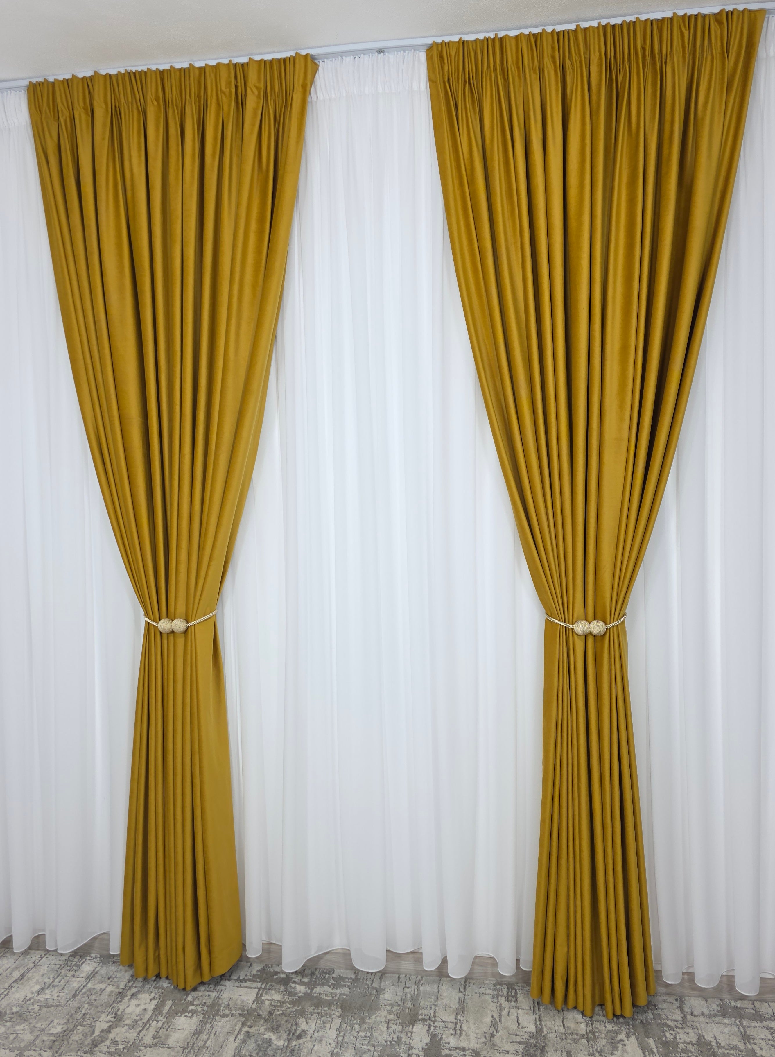Set Ligia: Perdea Voal Premium Si Draperie Catifea Galben Mustar