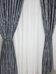 Colectia Venetia: perdea din matase cu insertii argintii varianta 3 si draperie din catifea cu insertii argintii - Gri inchis