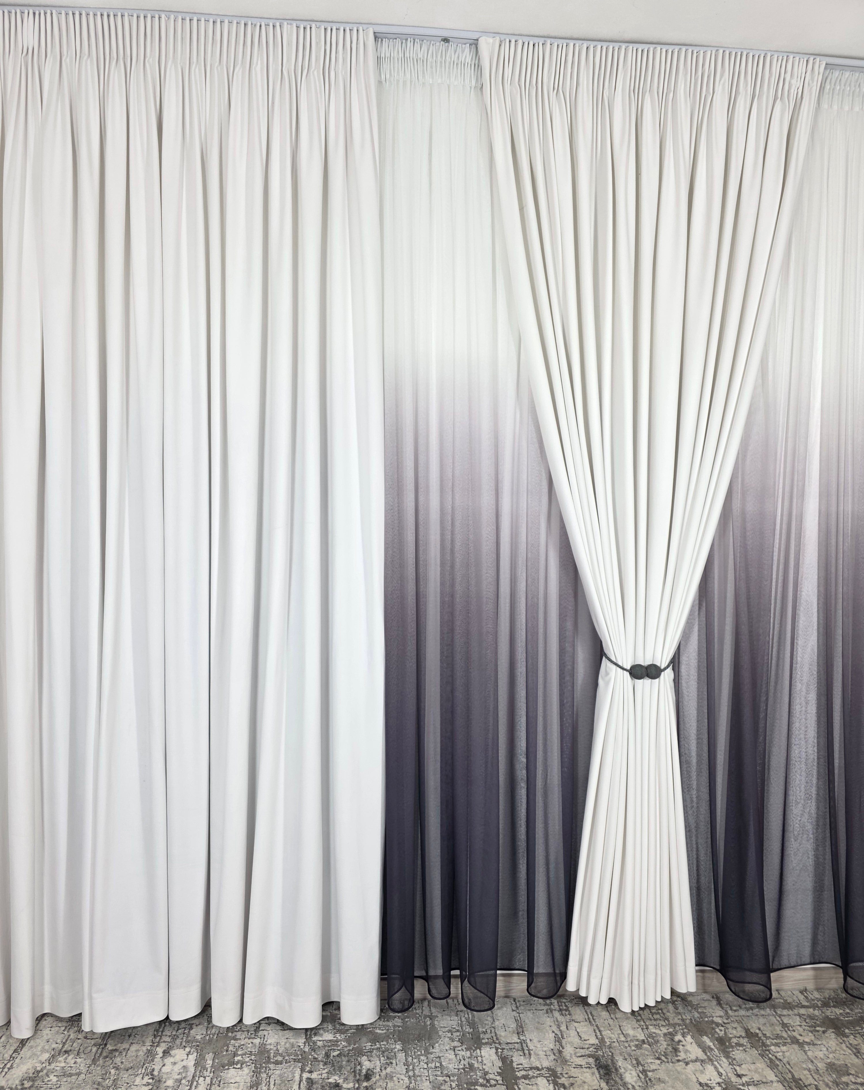 Set Luna: perdea bamboo degrade gri mov si draperie catifea alba