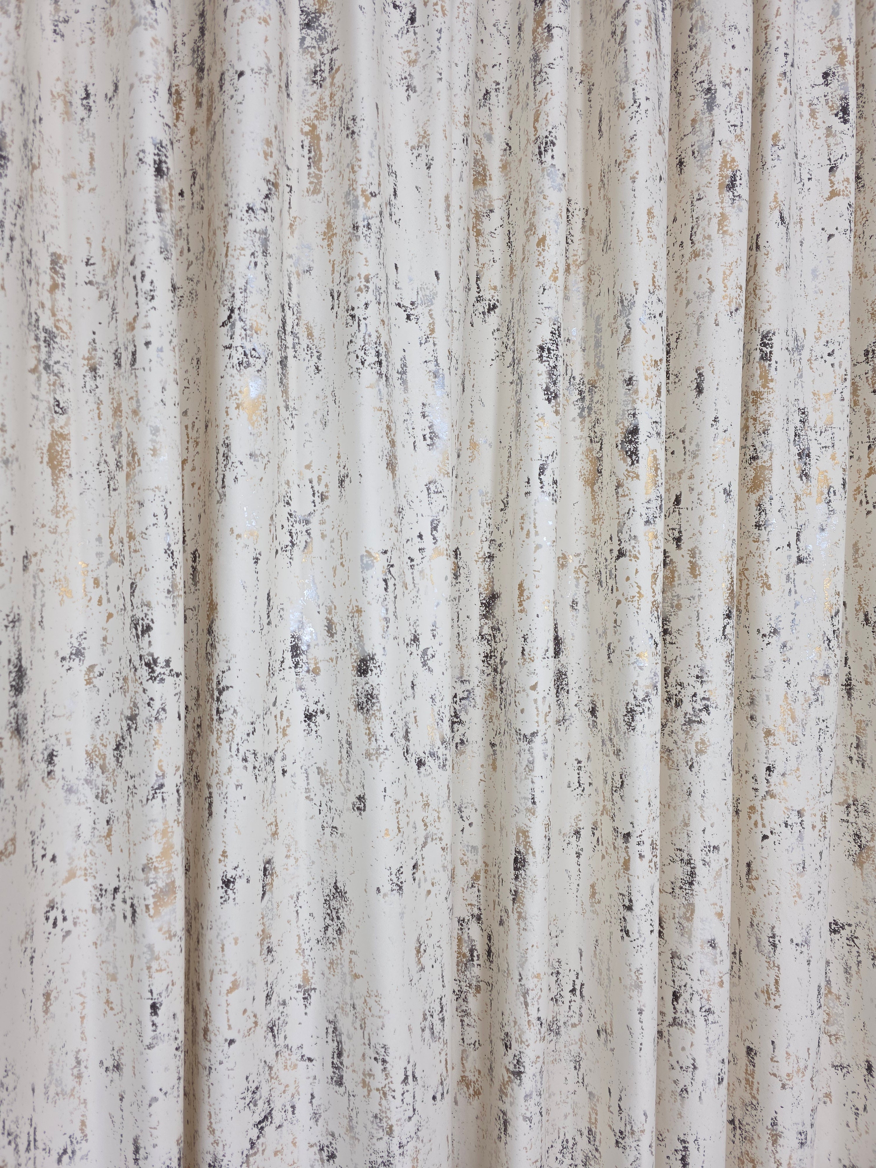Colectia Elegance: Perdea Voal Premium Si Draperie Catifea Bej Cu Insertii model Golden