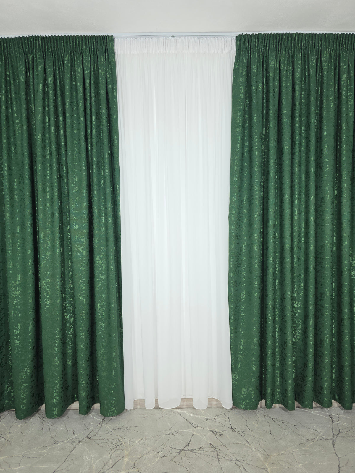 Set Los Angeles Verde Smarald: Perdea alba simpla si Draperie tip nisip