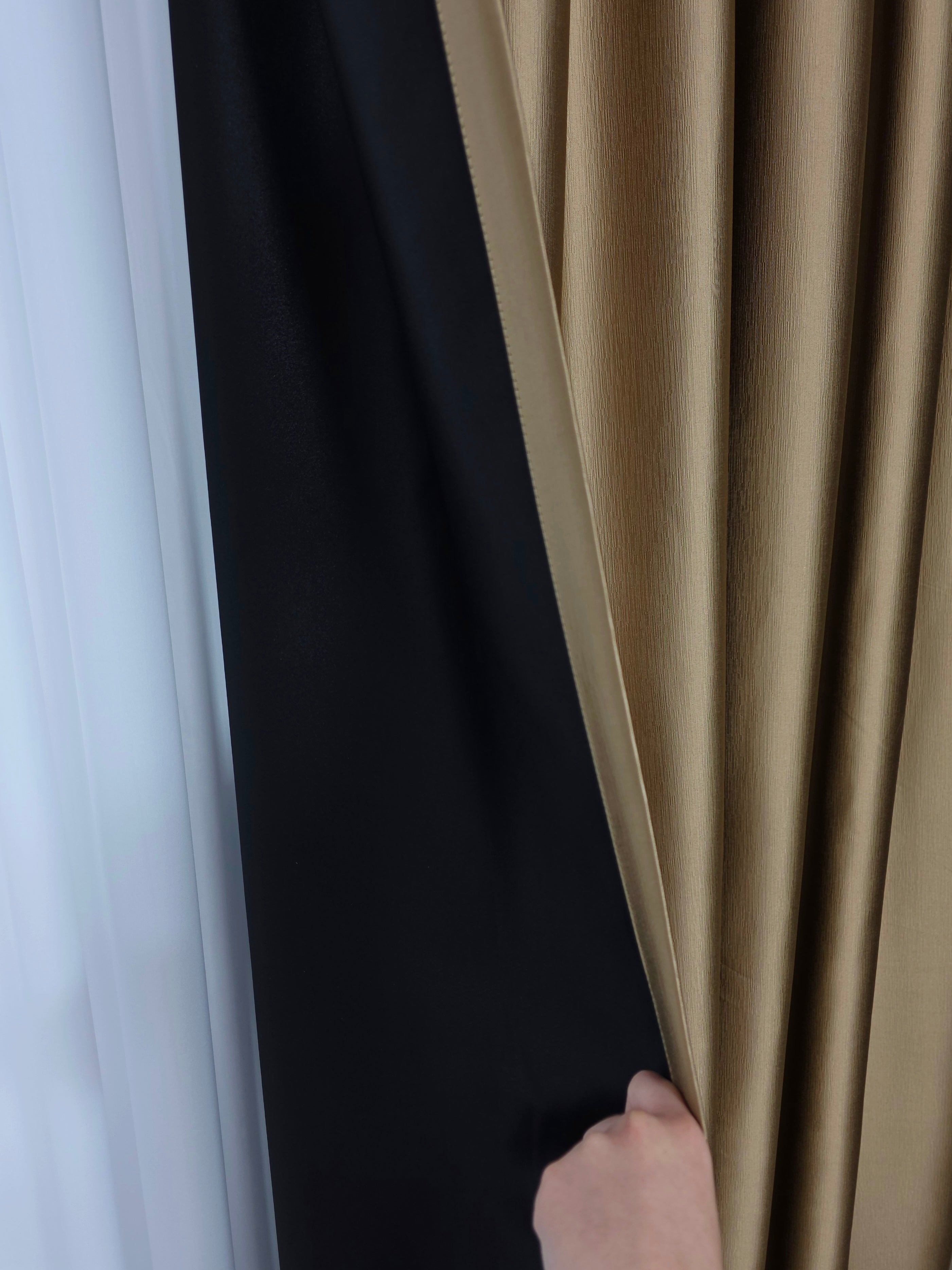 Colectia Noapte-Zi: Perdea voal alb premium si Draperie Paris blackout 100% opaca pe culoarea caramel